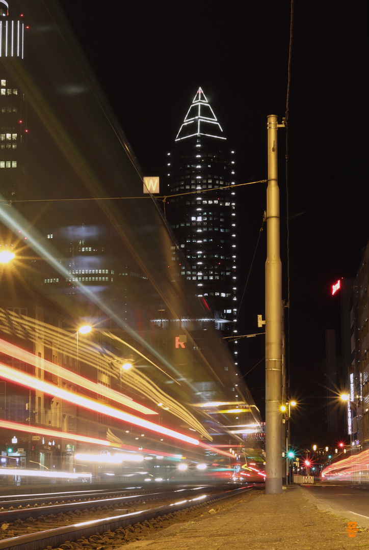 Messetower Frankfurt bei Nacht