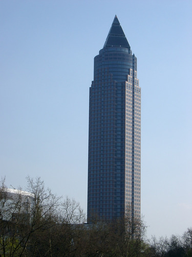 Messetower in Frühlingssonne