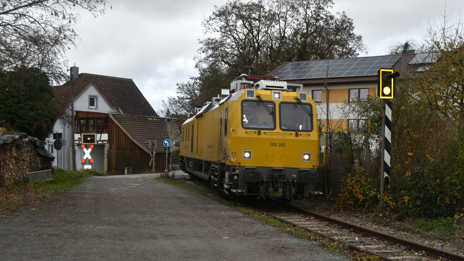 Messzug auf der Krebsbachtalbahn bei der Einfahrt in Bf Obergimpern 20.11.2023