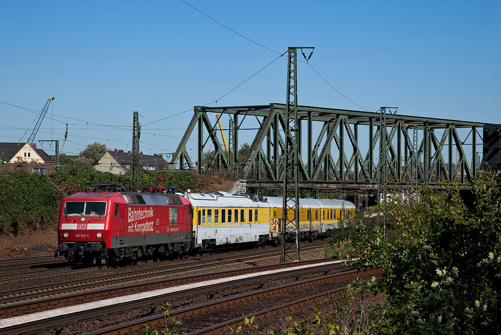 Meßzug mit 120 502-0