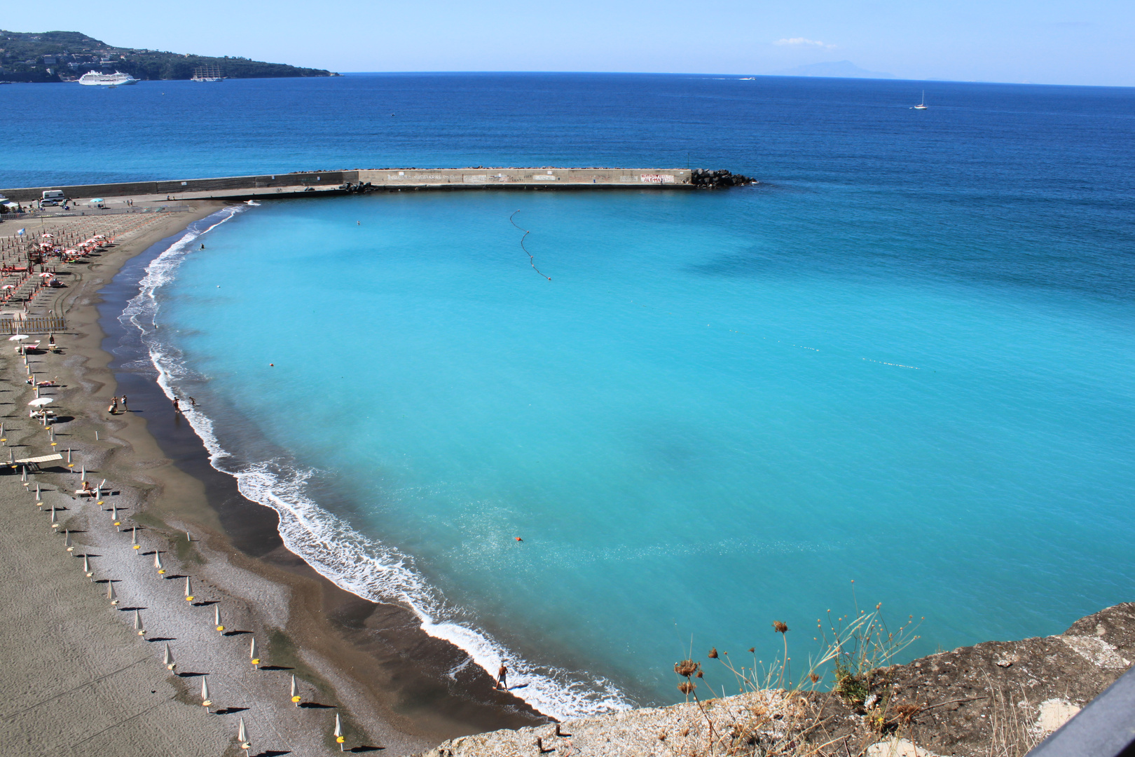 Meta Sorrento spiaggia