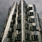 Metallfassade / Gehry-Häuser im Düsseldorfer Medienhafen