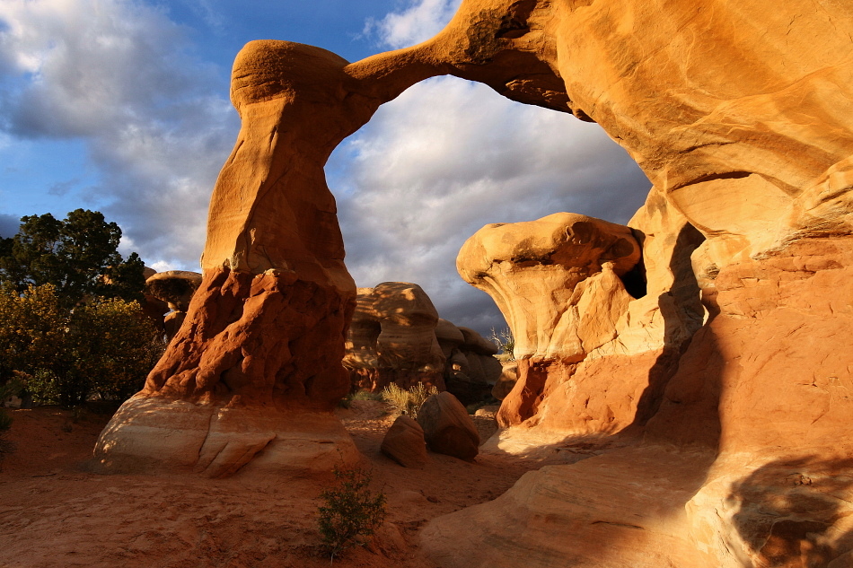 Metate Arch