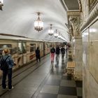 Metro in Moskau  -Dienstag ist Spiegeltag-