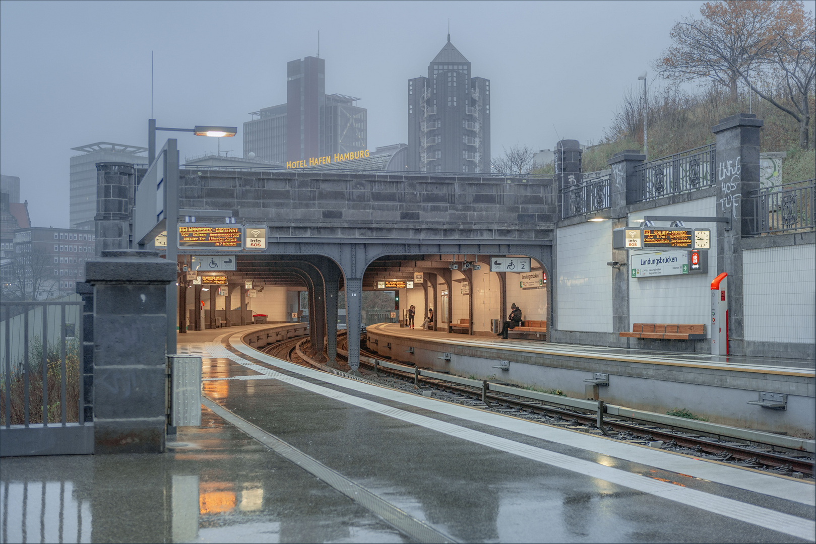 Metro Landungsbrücken*