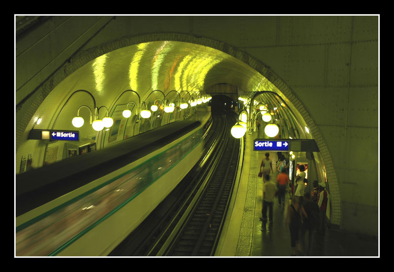 Metro - Paris