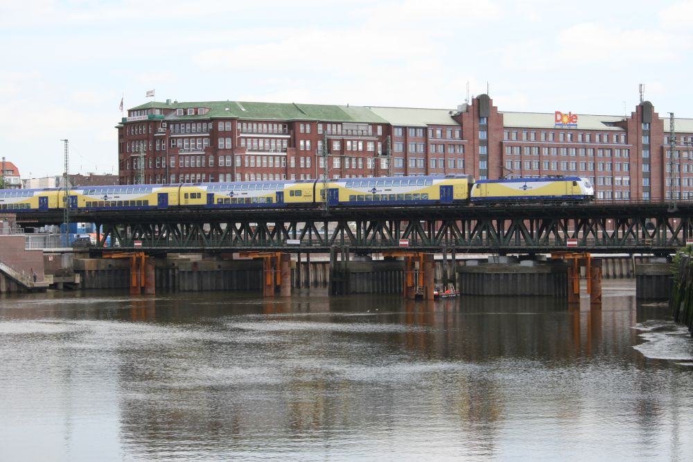 Metronom auf der Oberhafenbrücke