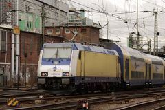 Metronom aus Tostedt rollt in Hamburg Hbf ein