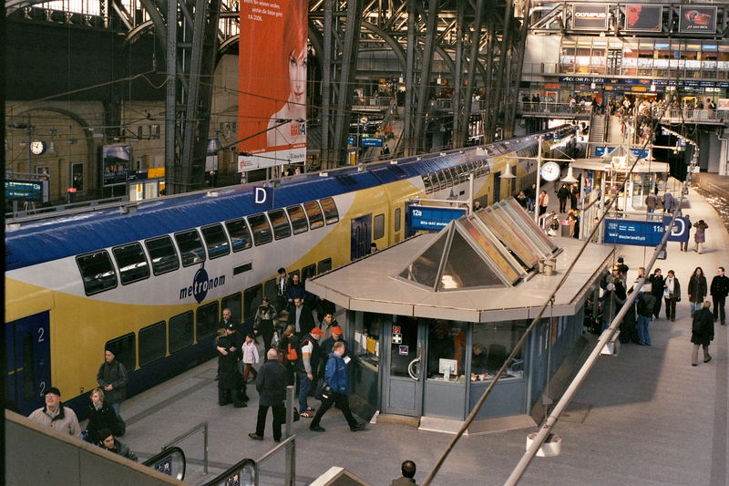 " Metronom " im Hamburger Hauptbahnhof....