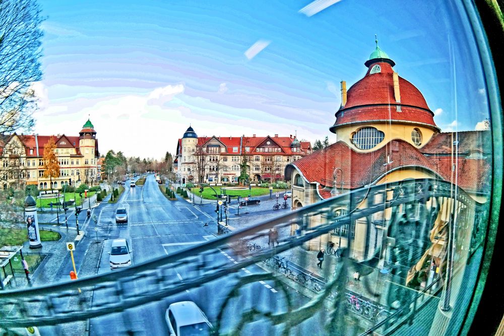 Mexikoplatz Berlin Zehlendorf aus der SBahn Foto & Bild architektur