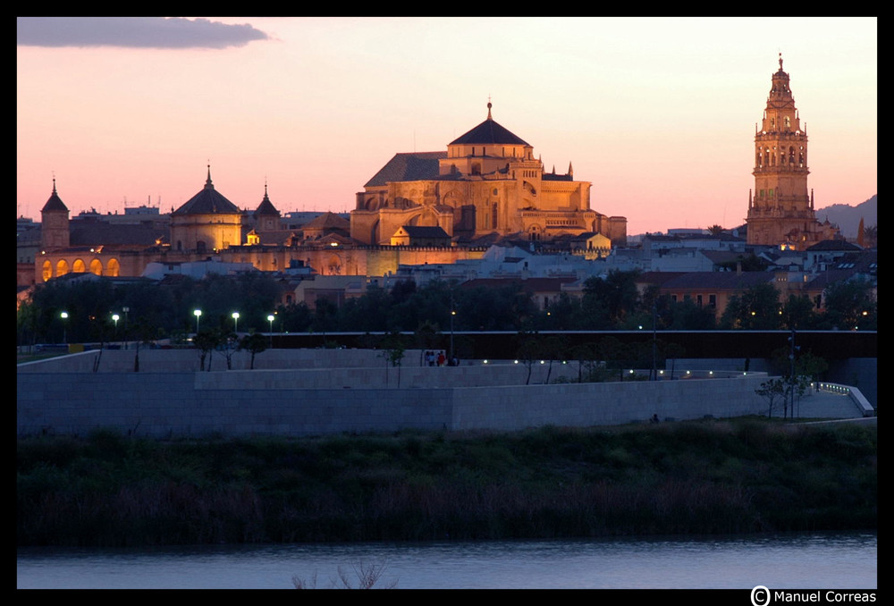 Mezquita al anochecer