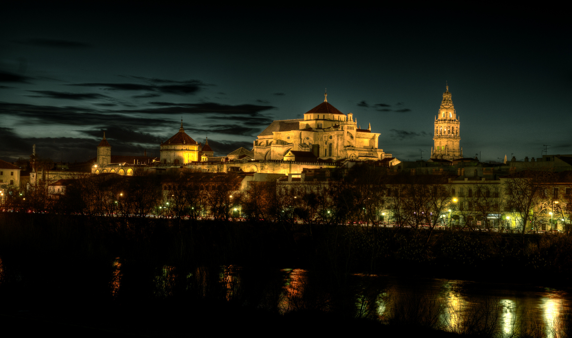 Mezquita y guadalquivir