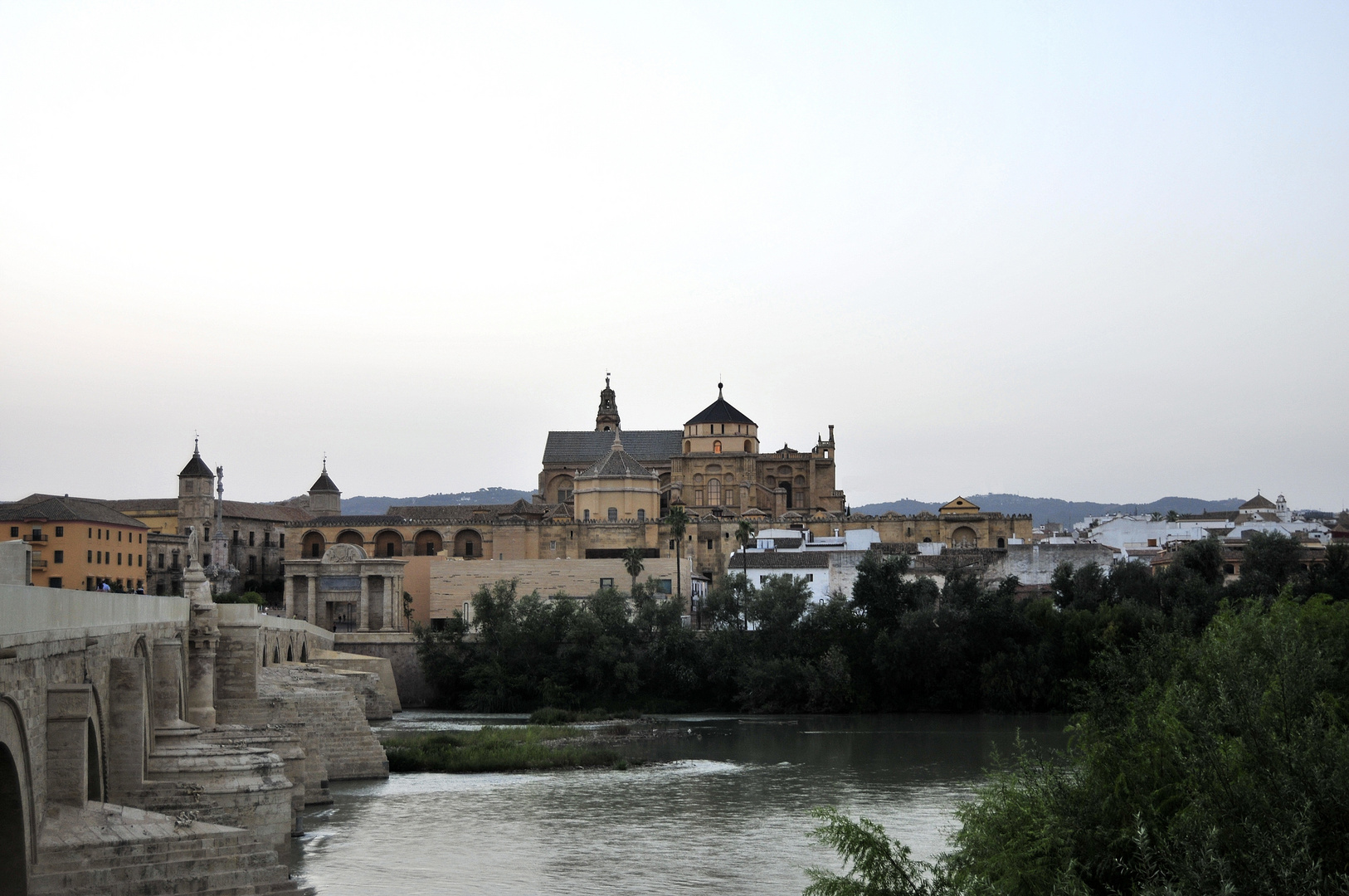 mezquita y guadalquivir