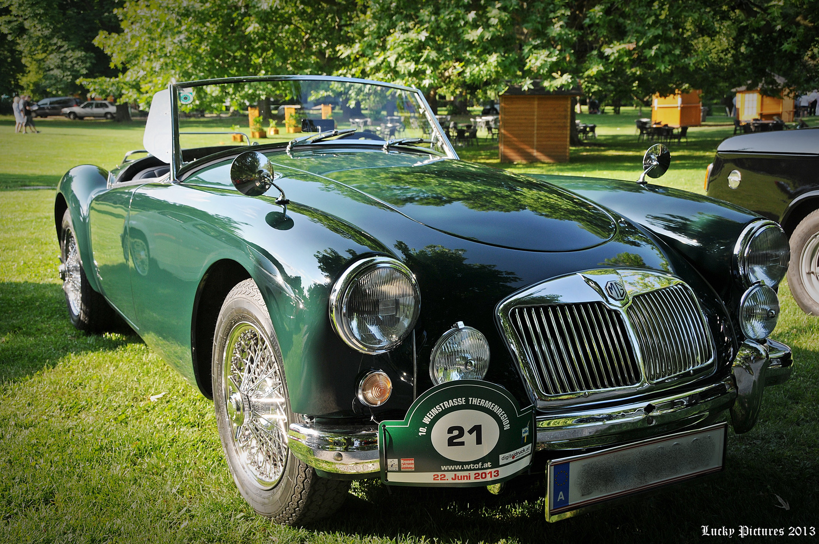 MG A im Grünen - Oldies im Park