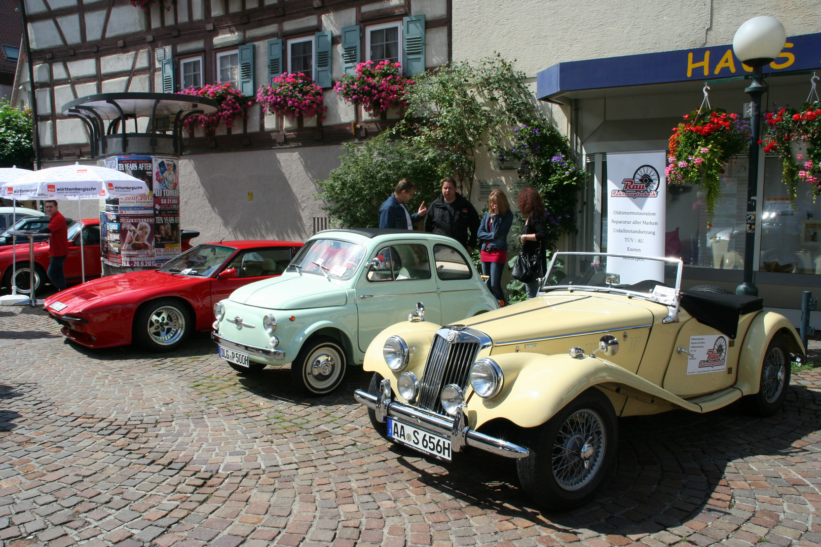 MG, Fiat und eine rote Schönheit (De Tomaso Pantera)