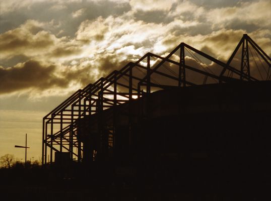 MG-Nordpark im Gegenlicht