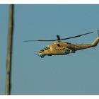 Mi 24 der tschadischen Luftwaffe über Abeché