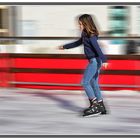 Mi sobrina Paz CSGB patinando sobre hielo a toda velocidad