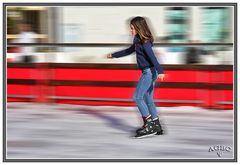 Mi sobrina Paz CSGB patinando sobre hielo a toda velocidad