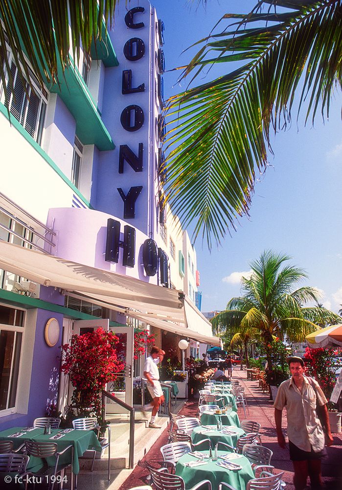 Miami Beach / Art Deco District / Ocean Drive