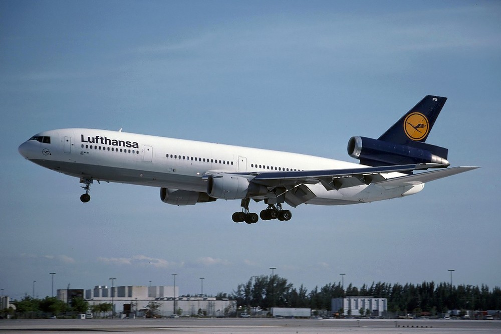 Miami International 14.06.1990 Lufthansa DC-10-30 D-ADFO