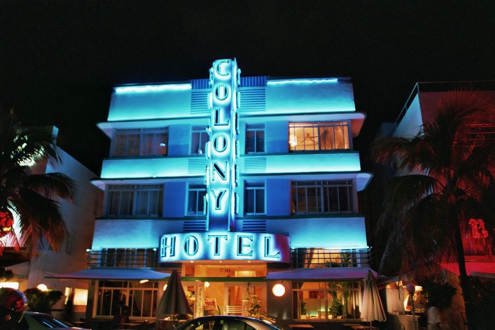 Miami Ocean Drive, Colony Hotel