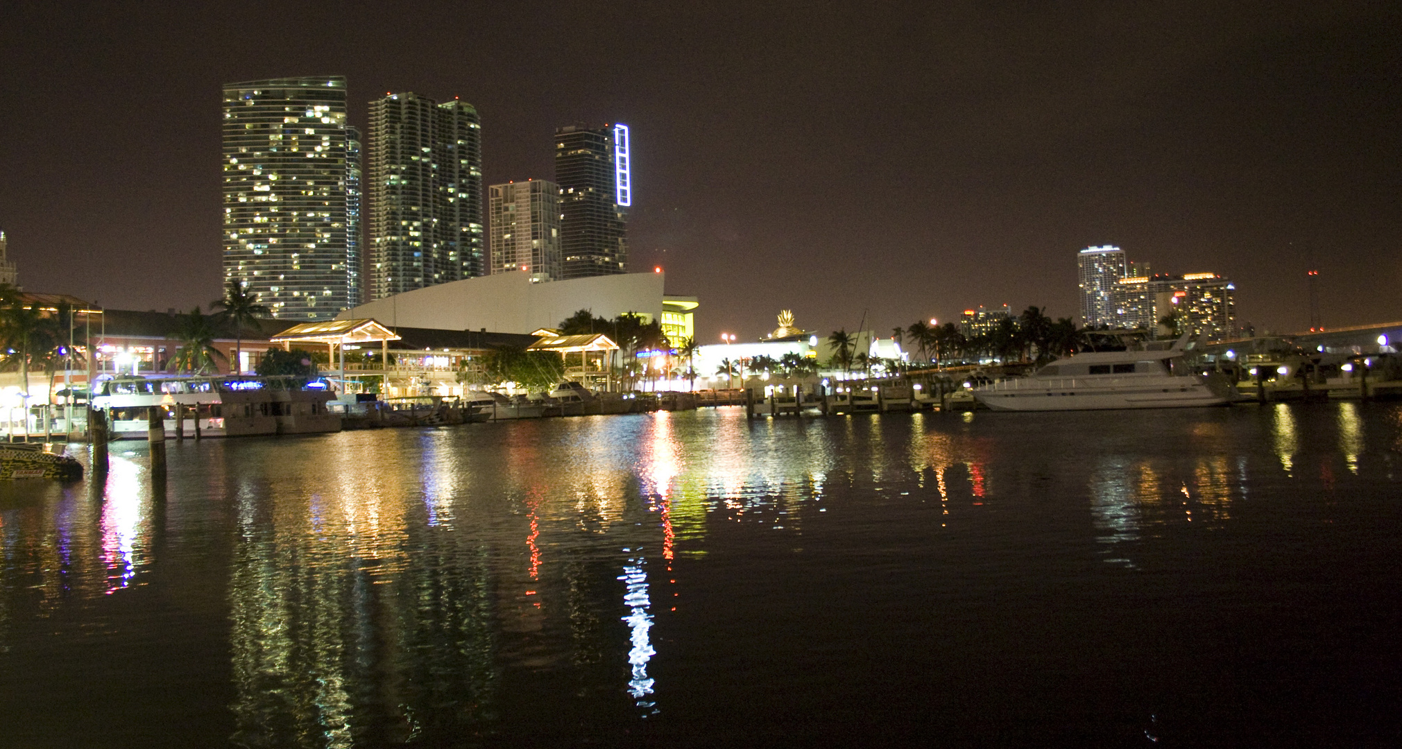 Miami Pier bei Nacht