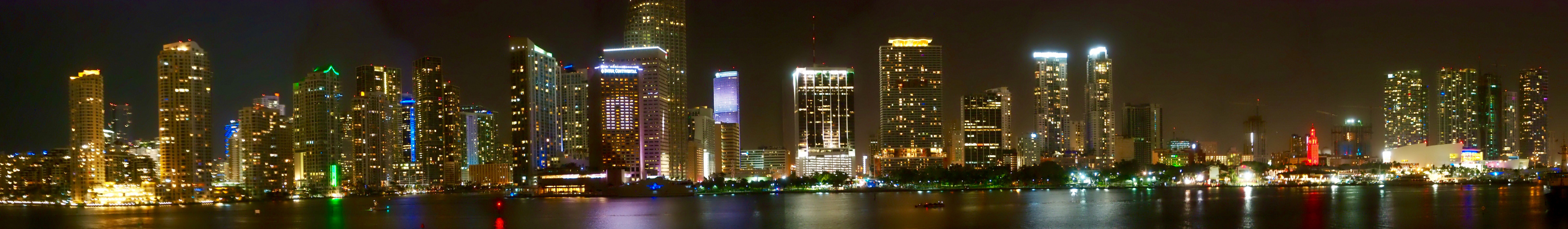 Miami Skyline bei Nacht