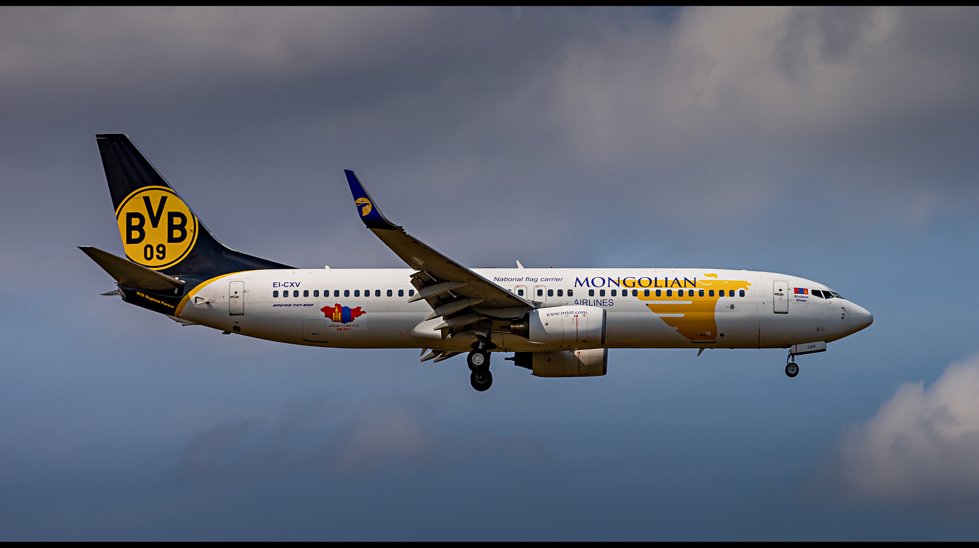 Miat Mongolian Airlines (Borussia Dortmund Livery), Boeing 737-8CX