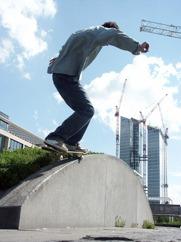 michael mackrodt bs nosegrind popout