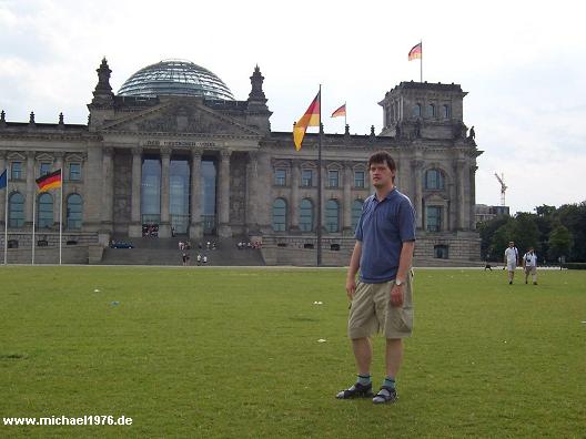 Michael vorm Reichstag