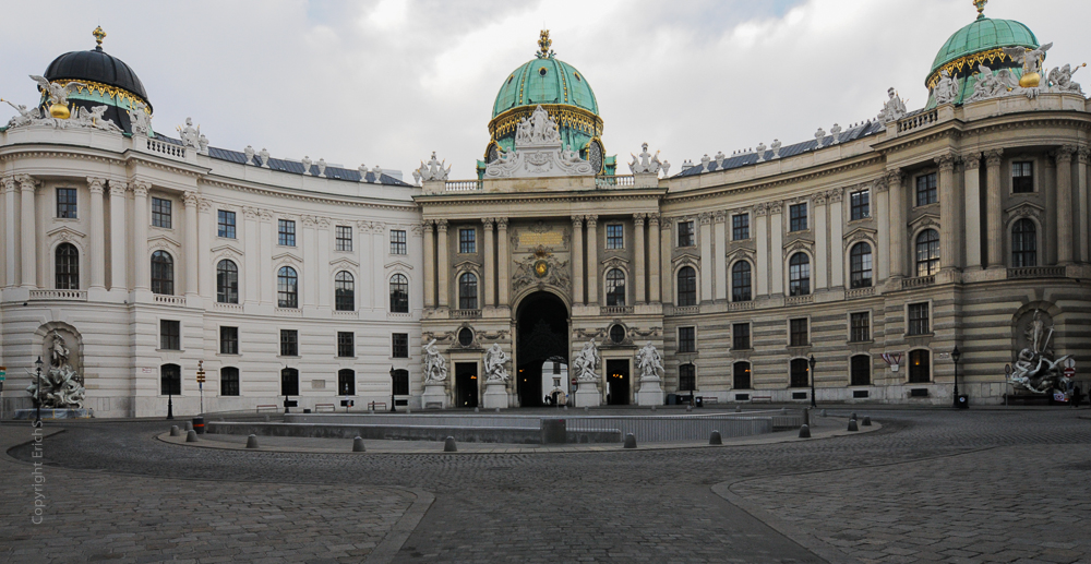 Michaelerplatz und -tor / Wien