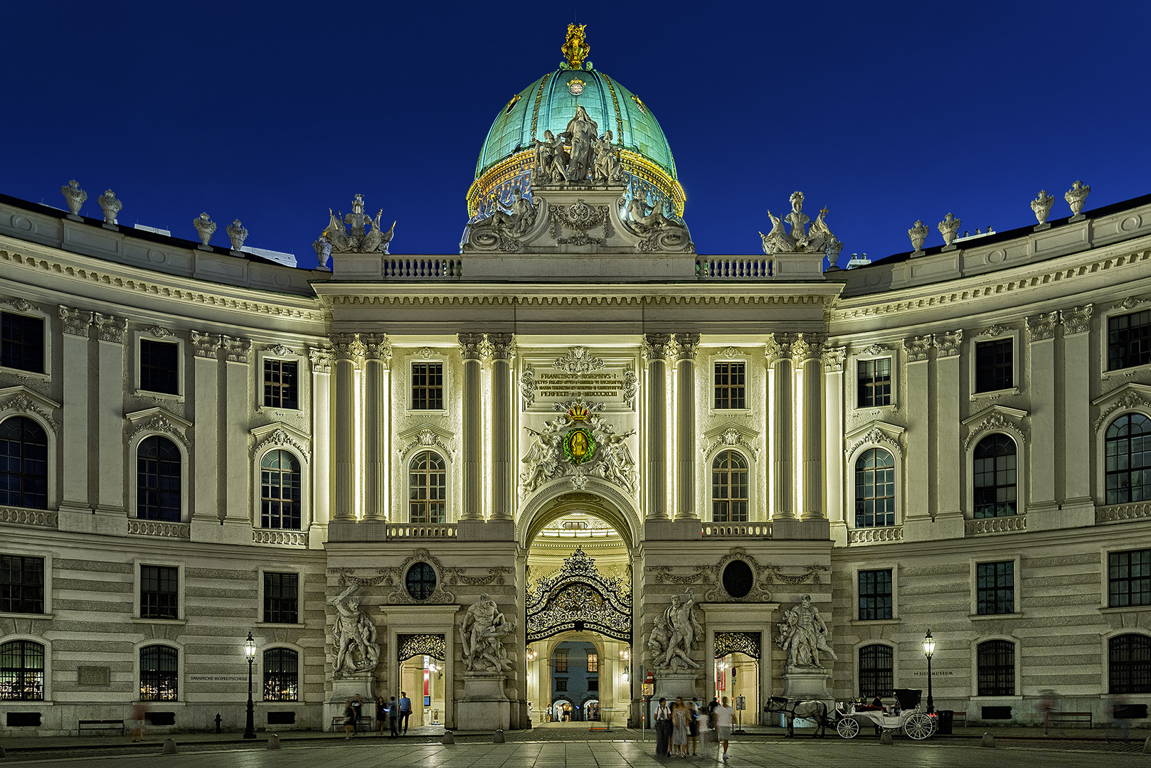 Michaelertor, an der Hofburg Wien