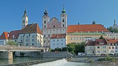 Michaeli Kirche mit Brücke