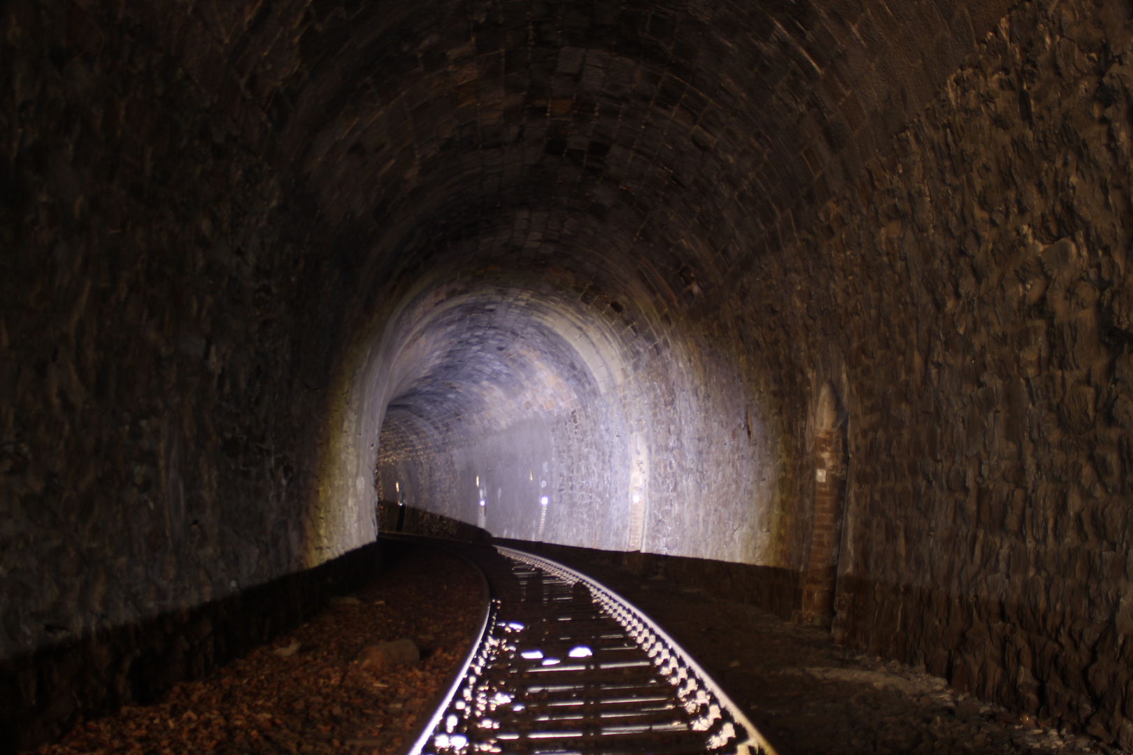 Michelbacher Tunnel - die seit 1999 stillgelegten Aartalstrecke