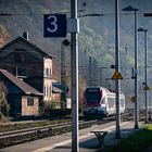 Middle Rhine Valley / Mittelrheintal - Personenzug verläßt den Bahnhof von Kaub