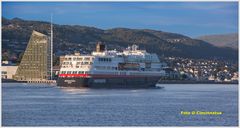 Midnatsol  Hurtigruten