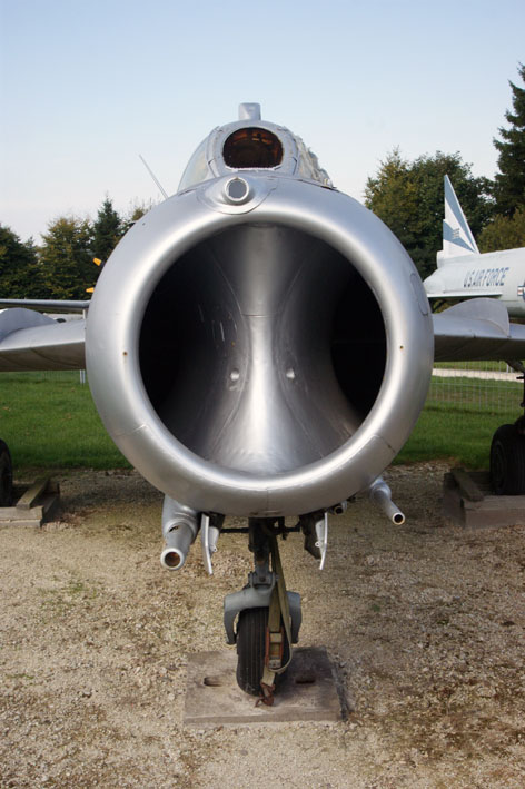 MIG 17