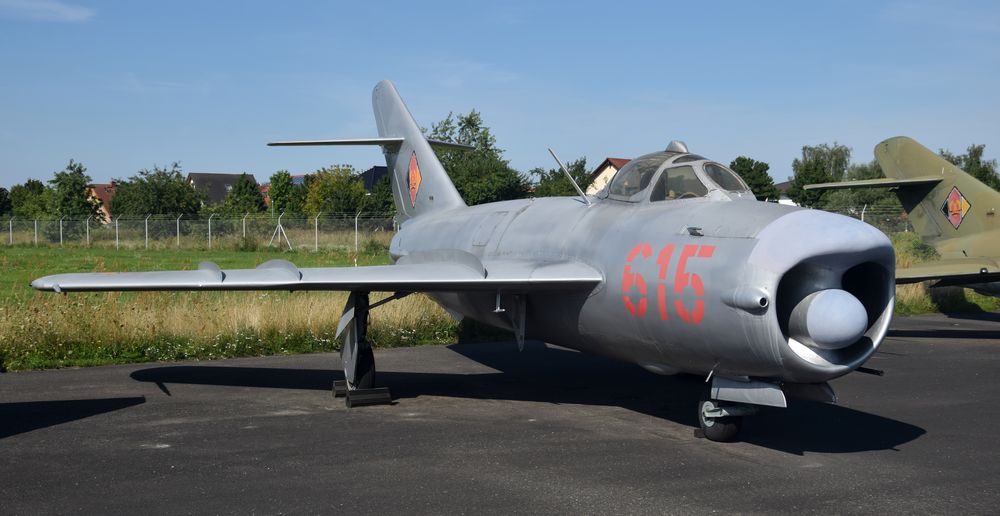 MiG-17PF