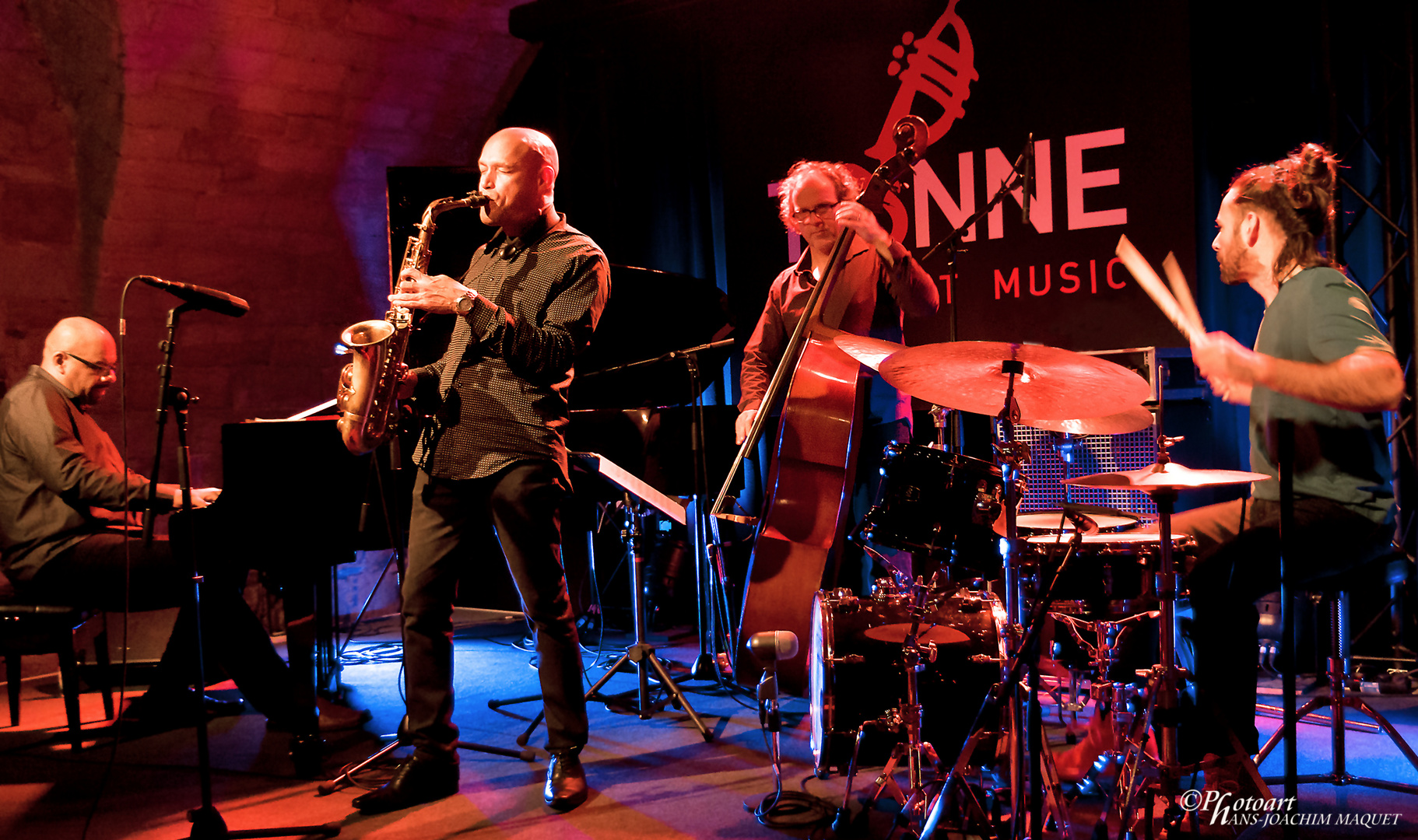 MIGUEL ZENÓN QUARTET