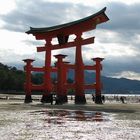 Mijajima-Torii - das Wahrzeichen auf dem Trockenen