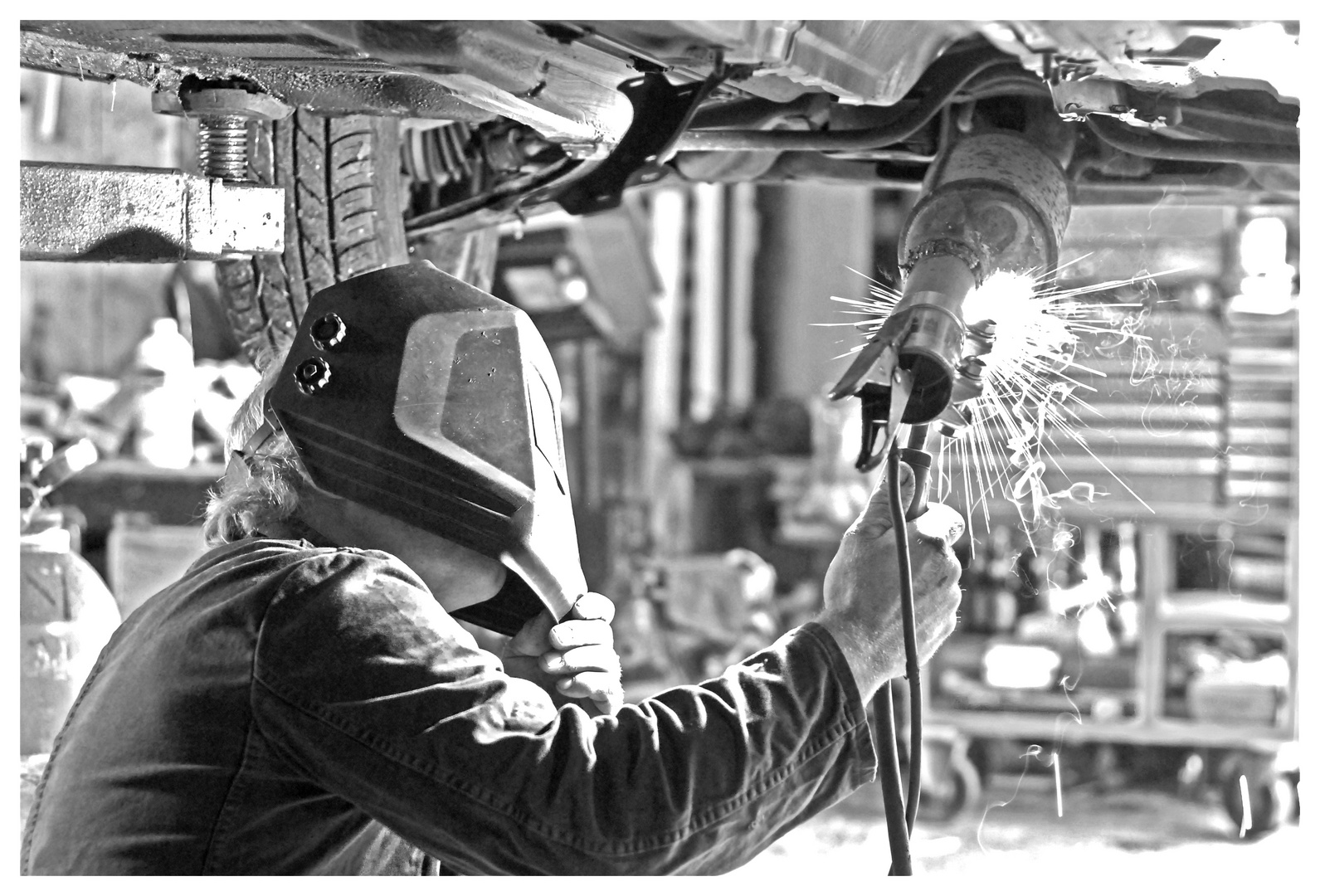 Mikes Werkstatt_2009.08.22._0369sw Foto & Bild menschen Bilder auf