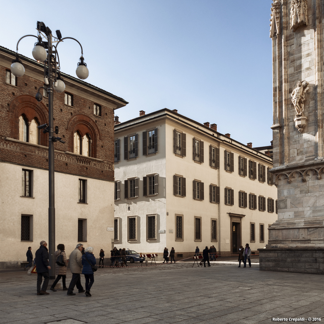 Milano, all'ombra del Duomo