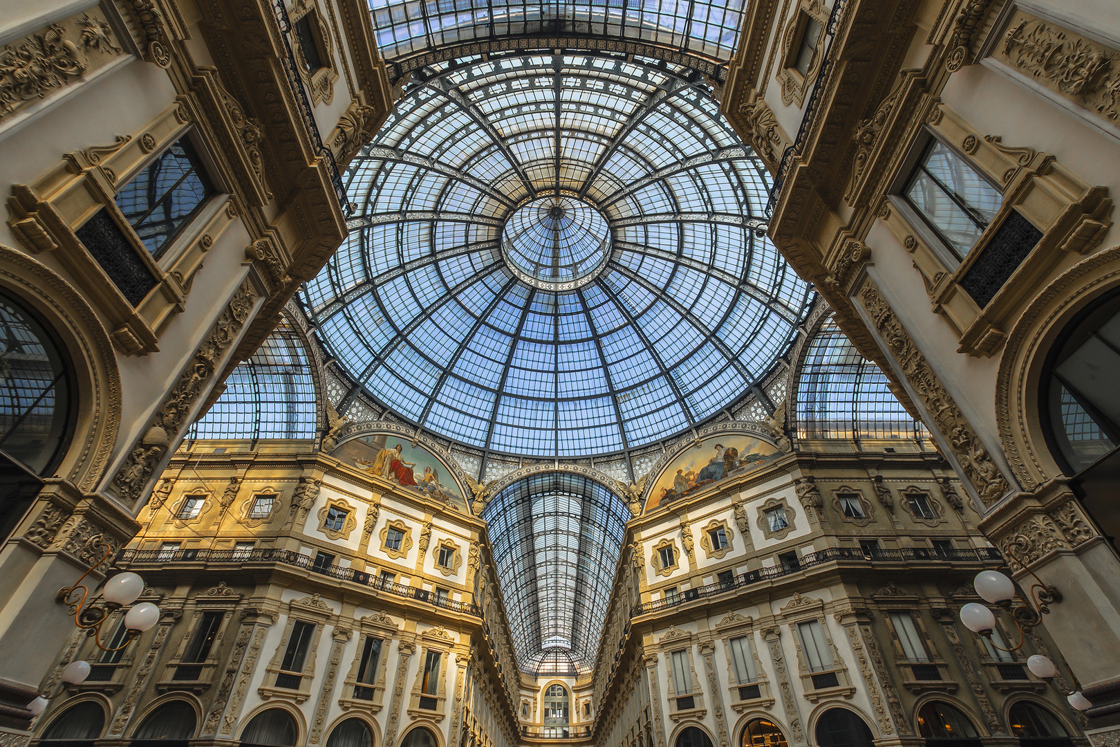 "Milano, galleria Vittorio Emanuele II"