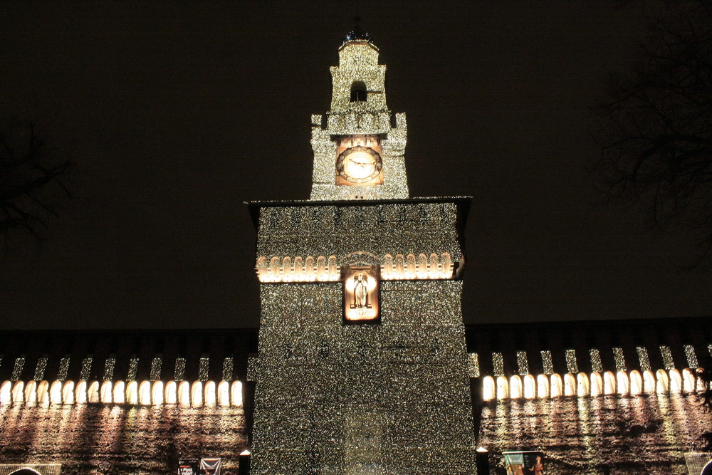 milano il castello di sera