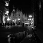 milano, il duomo in notturna