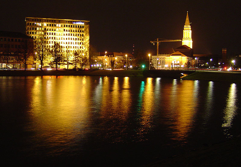 Milano - Panorama notturno dal Piazzale Fersatsche