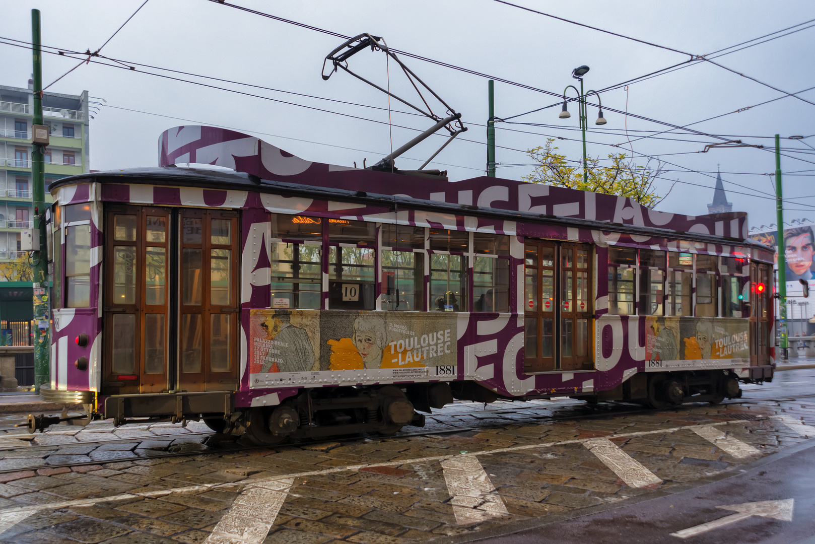 Milano, passa il 10