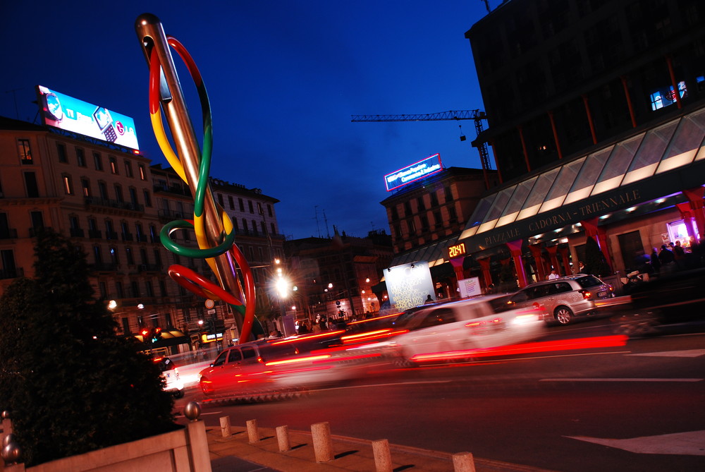 Milano Piazza Cardorna, h. 20:47