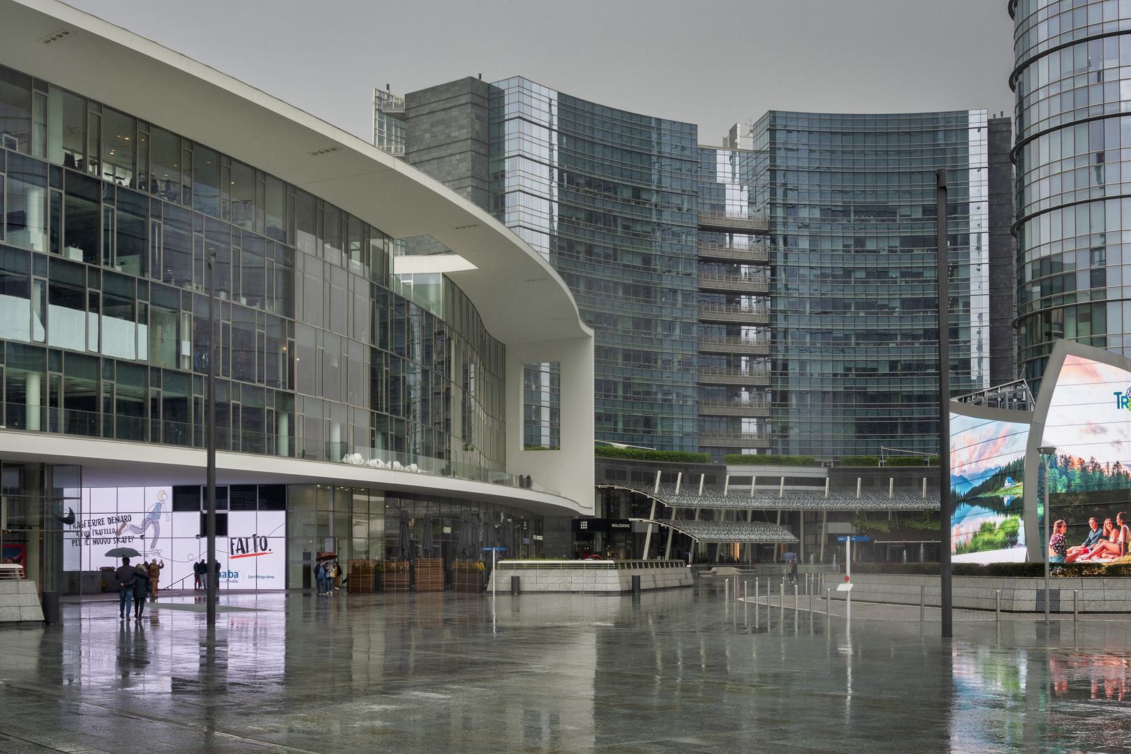 Milano, piazza Gae Aulenti